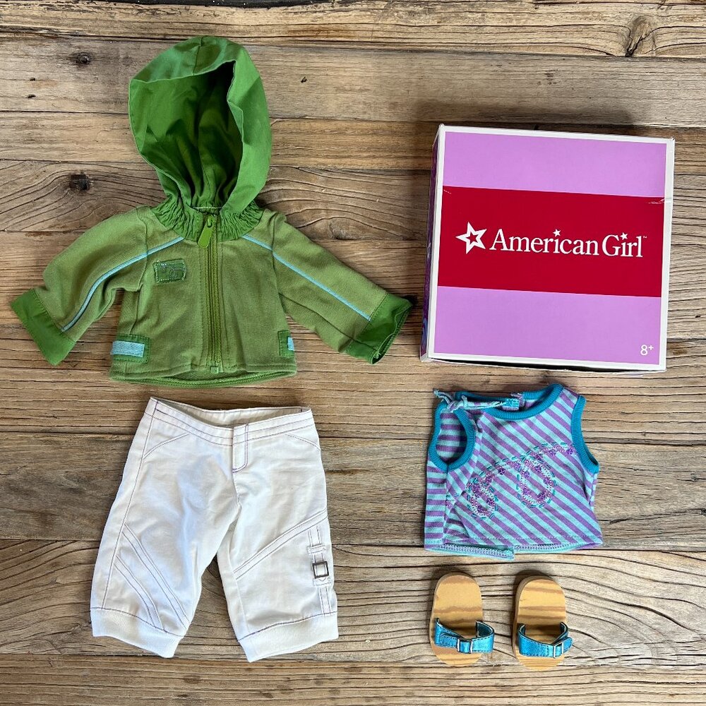 American Girl Kickin’ Back Outfit Complete NIB Retired
